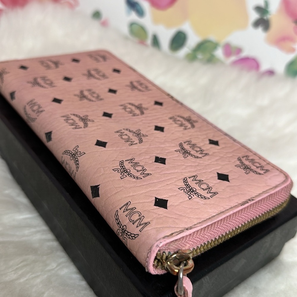 💯Authentic MCM Pink Logo Zip Wallet - Picture 10 of 15